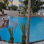 Relax Flat Palm View