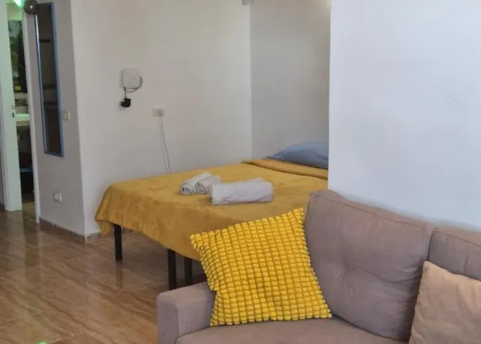 Relax Flat Palm View *