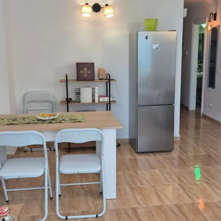 Relax Flat Palm View